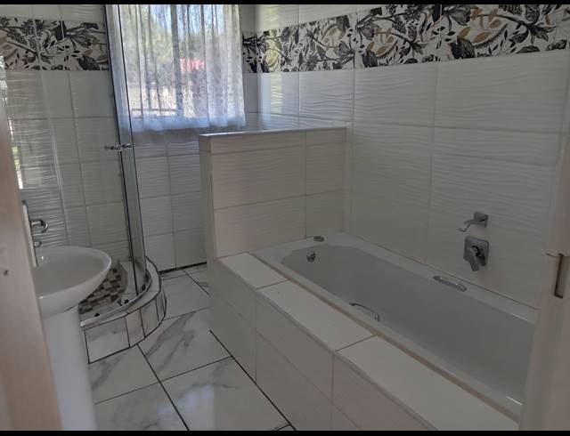 3 BEDROOM HOUSE TO LET IN VANDERBIJLPARK SW 5